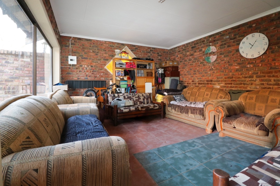 4 Bedroom Property for Sale in La Hoff North West